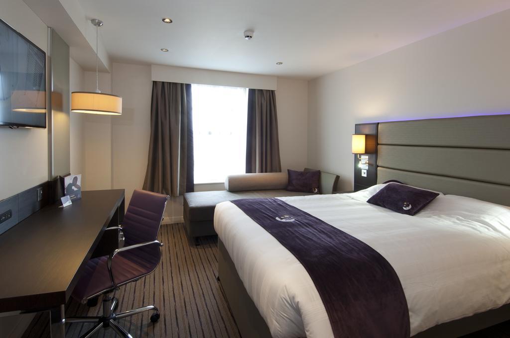 Premier Inn London Croydon West - Purley A23 Номер фото