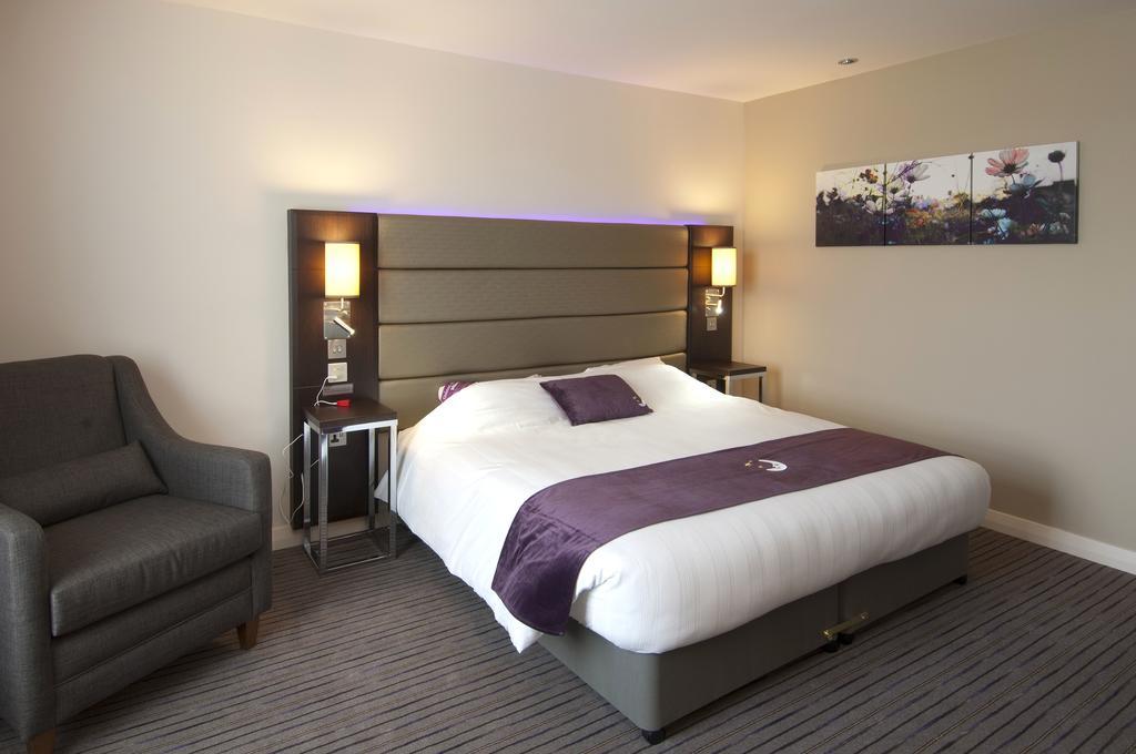 Premier Inn London Croydon West - Purley A23 Номер фото