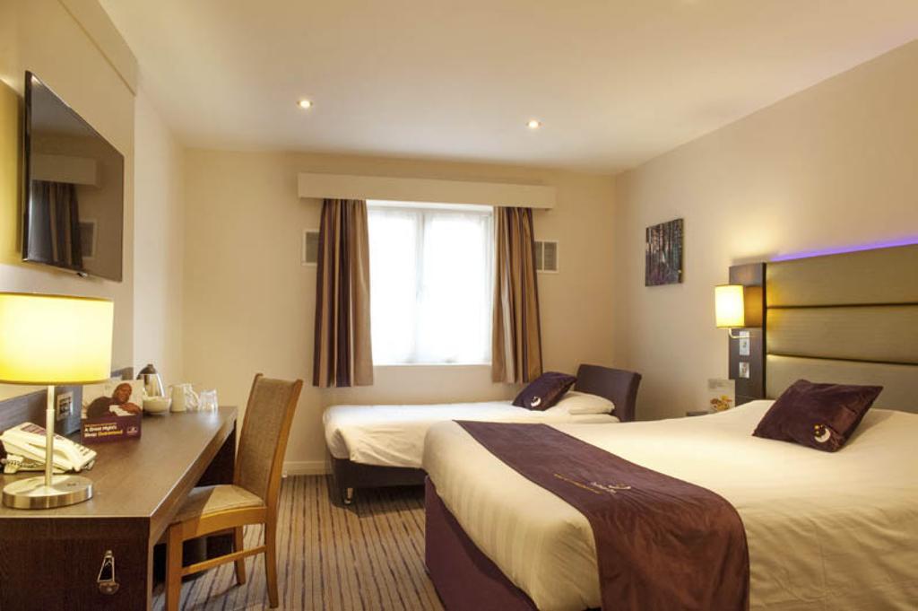 Premier Inn London Croydon West - Purley A23 Номер фото