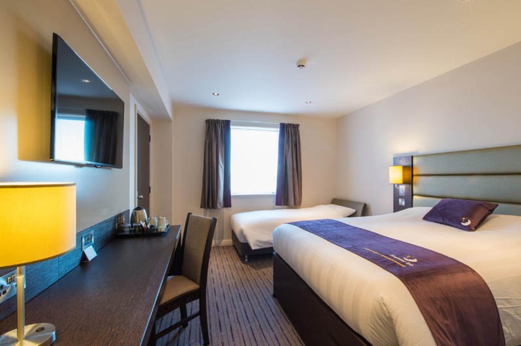 Premier Inn London Croydon West - Purley A23 Номер фото