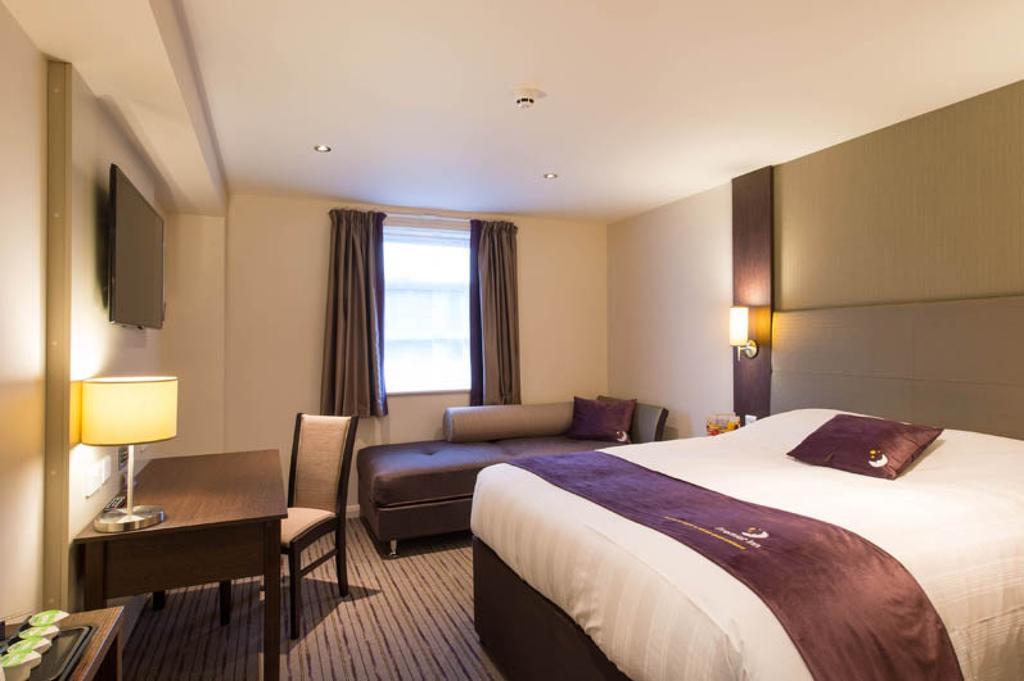 Premier Inn London Croydon West - Purley A23 Номер фото
