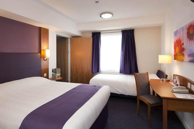 Premier Inn London Croydon West - Purley A23 Экстерьер фото