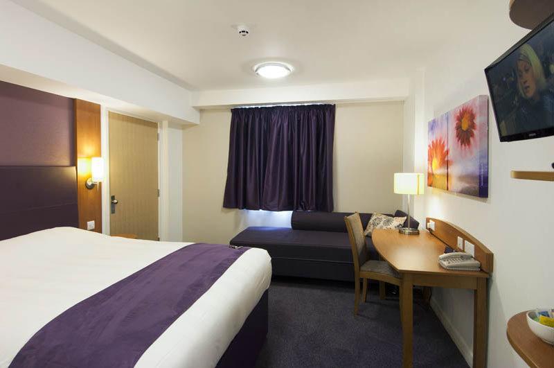 Premier Inn London Croydon West - Purley A23 Экстерьер фото